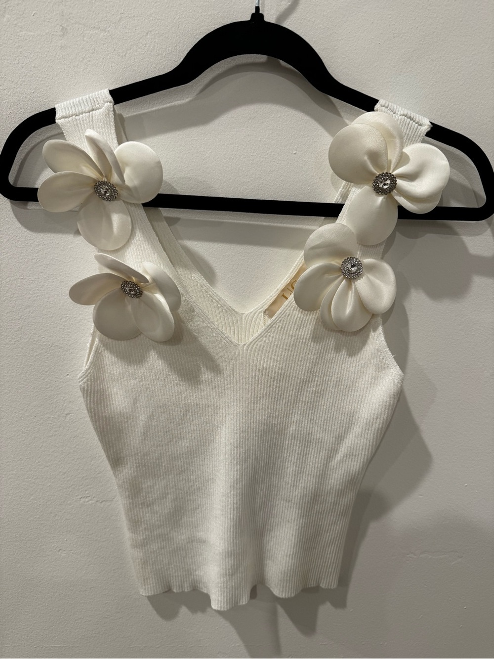 Ivory Ribbed V-Neck Tank with Floral Appliqués